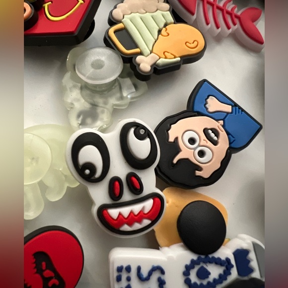 10 pack Mystery Mix Pvc Shoe Charm Jibbitz - Picture 4 of 4